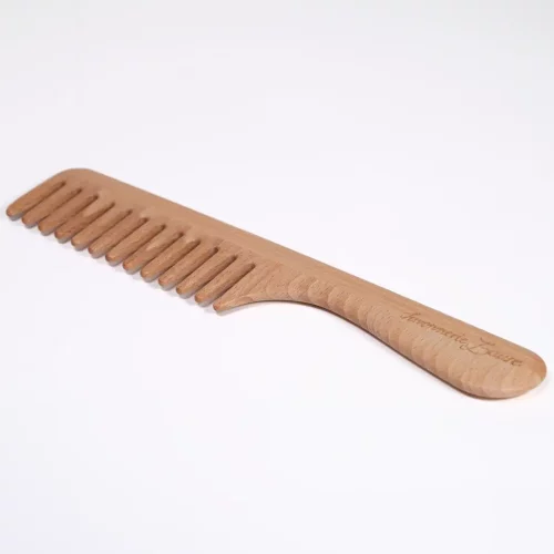 Peigne en bois à dents larges